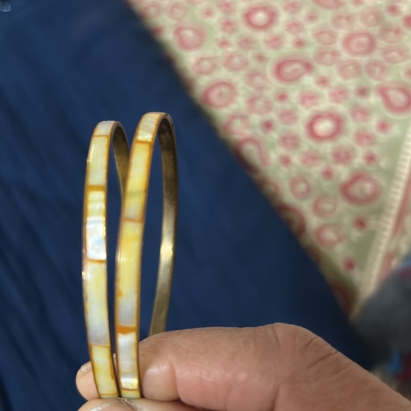 Shell bangles - Picture 4 of 4